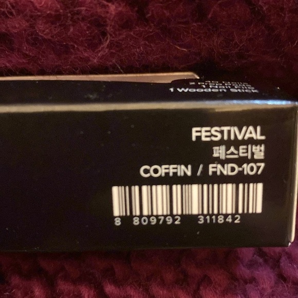 NIB Finger Suit Press on Nails Festival Coffin - Picture 3 of 4